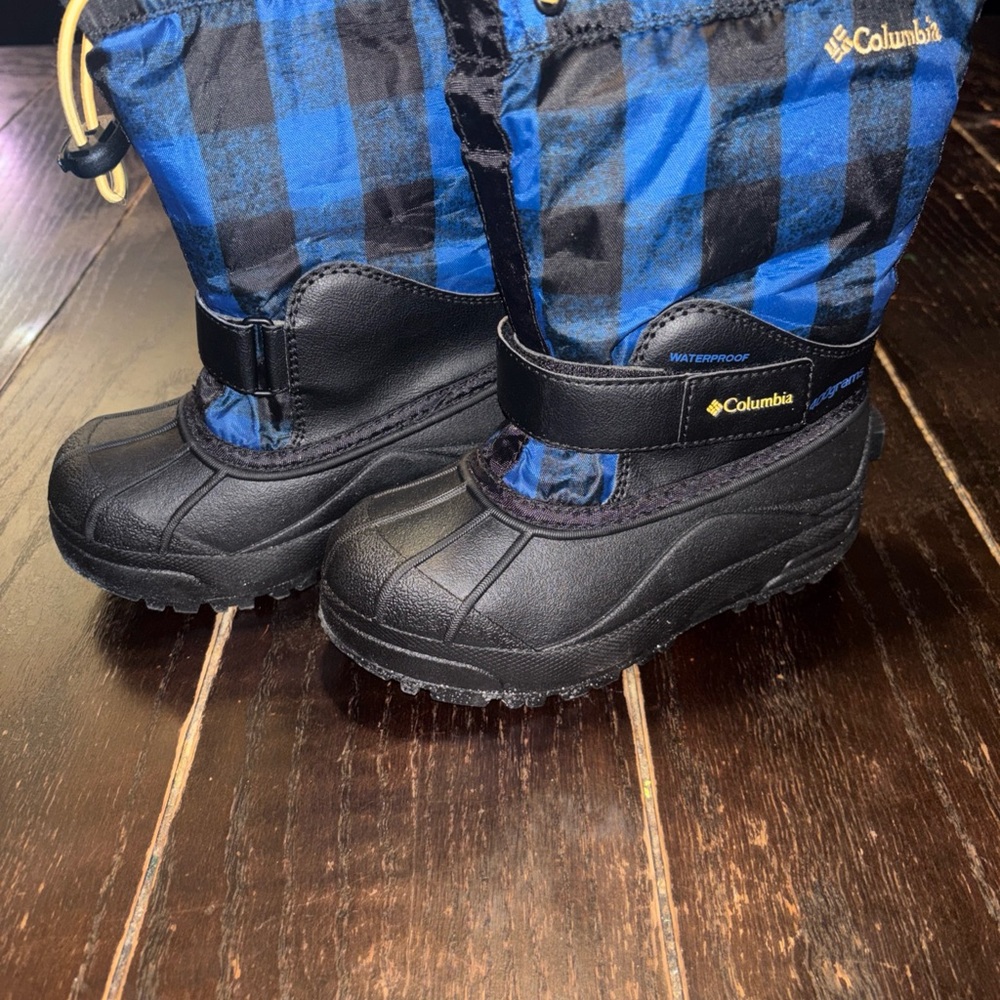Columbia Blue and Black Plaid Winter Boots